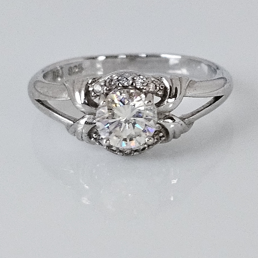 Sparkling Strontium Titanate Ring in Sterling Silver Sz 8